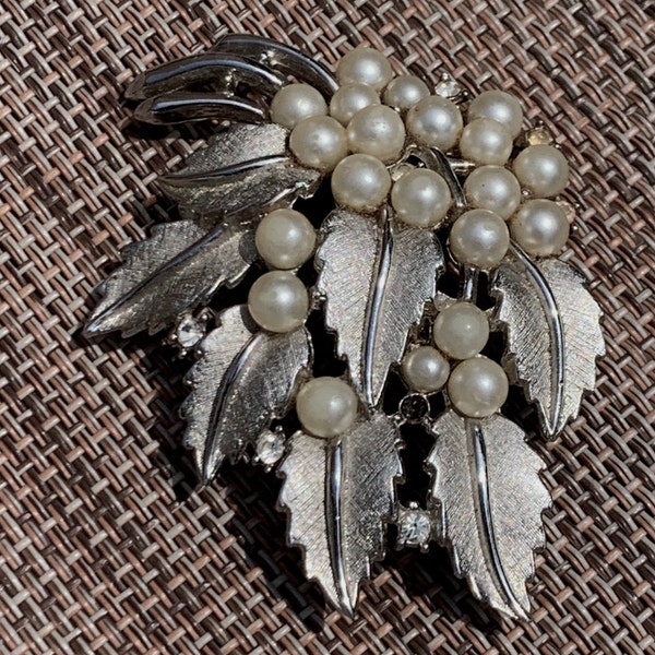 Vintage Trifari Silver Tone Leaves Faux Pearl Rhinestone Brooch Signed.