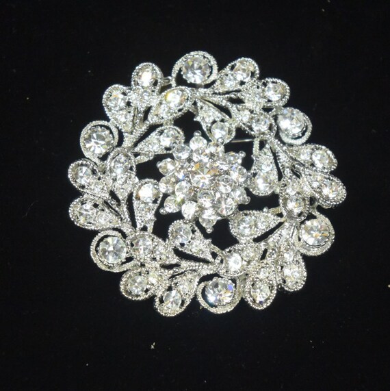 Beautiful Vintage Rhinestone AM15 Silver tone Modern Brooch