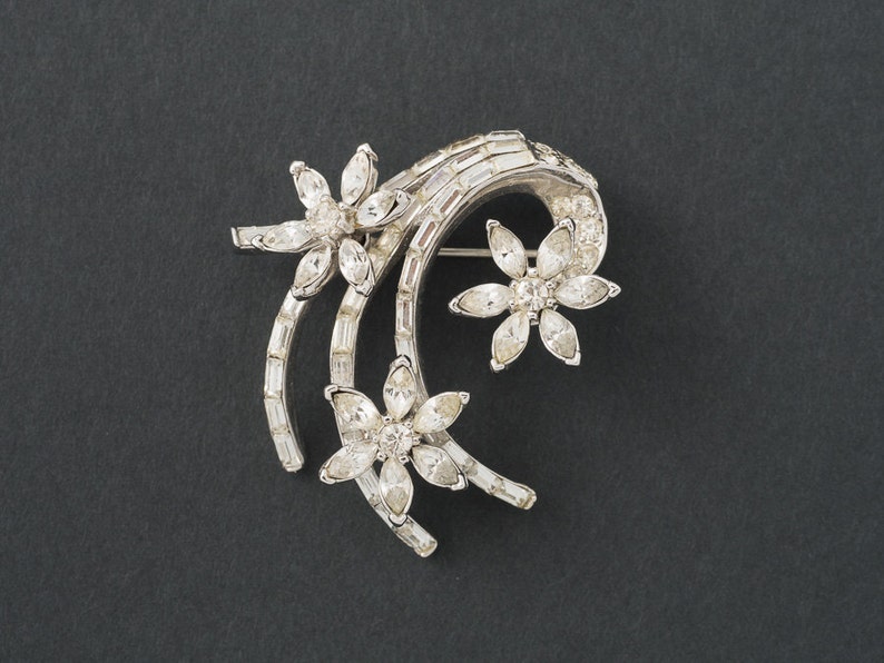 Vintage Coro Craft Brooch Ice Rhinestones