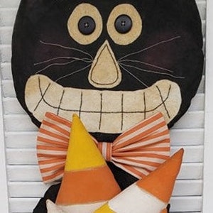 Candy Corn Cat Door Greeter: Primitive Halloween Pattern (PDF Pattern)