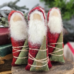 Wool Primitive Santa Tuck with Tree Tiered Tray Santa Claus Holiday Santa Head Santa Home Decor Christmas Santa Saint Nicholas Decoration