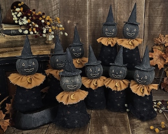 Terracotta Moon Witch – Primitive Folk Art Halloween Shelf Sitter – Rustic Handmade Witch Doll – Tiered Tray Halloween Decor