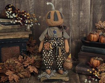 Muñeco Edgar con forma de hombre calabaza primitivo – Calabaza rústica de Halloween para otoño – Decoración otoñal de arte popular para el hogar – Decoración de cosecha de granja