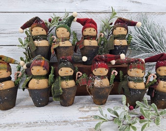 Primitive FolkArt Snowman in Bucket Tiered Tray Snowman Accent Christmas Home Décor Winter Snowman Pot Decoration Tabletop Snowman Decor