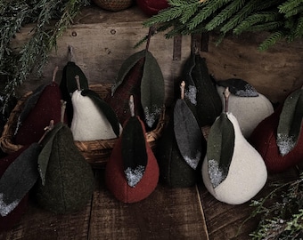 Primitive Wool Christmas Pears Set – Handmade Plush Bowl Fillers, Frosted Farmhouse Holiday Décor Gift