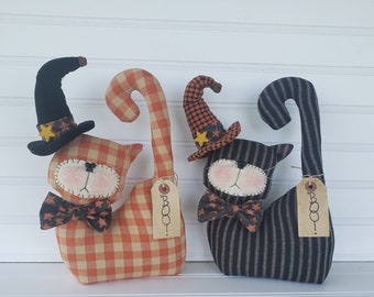 Primitive Halloween Kitty Decor – Homespun Tier Tray Cat with Witch Hat – Fall Trick or Treat Tabletop Feline