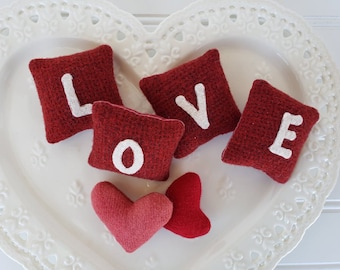 Valentine Wool Applique Pattern: LOVE Heart Bowl Filler (Mailed Paper Pattern)