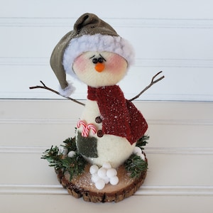Wool Snowman Shelf Sitter: Handmade Winter Home Decor