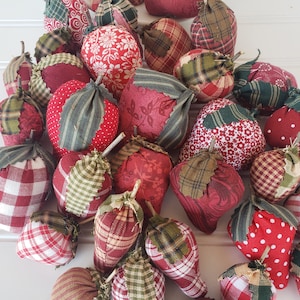 Strawberry Bowl Filler Pattern: DIY Primitive Country Craft (PDF Pattern)