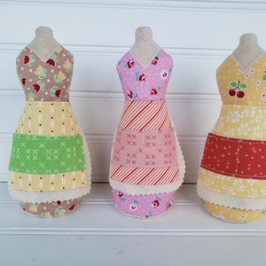 Mannequin Pincushion: Cotton Sewing Pinkeep with Pockets