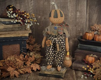 Muñeco Edgar con forma de hombre calabaza primitivo – Calabaza rústica de Halloween para otoño – Decoración otoñal de arte popular para el hogar – Decoración de cosecha de granja
