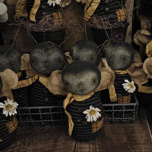 Homespun Ticking Bumble Bee Decor: Farmhouse Tiered Tray Accent