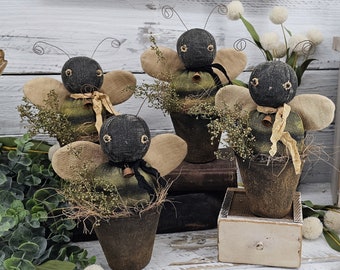 Primitive Bumble Bee - Tiered Tray Bee Decor - Summer Bumble Bee in a Pot - Farmhouse Country Honey Bumble Bee Home Decor - Gift for Her