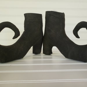 DIY Halloween Witch Boots: Primitive Black Decor, Fall Accent
