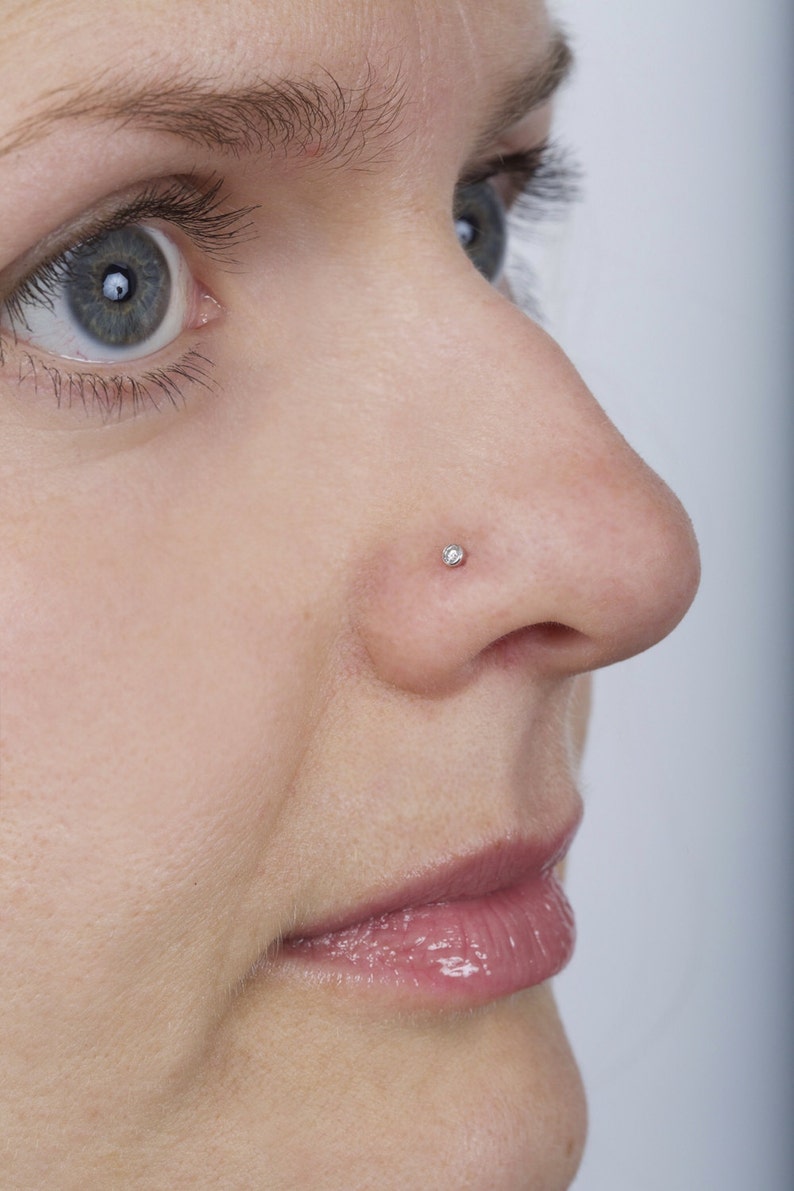 0.5 mm nose stud