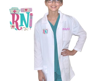 Bata de laboratorio personalizada para niños con diseño de bordado de enfermera RN pequeños médicos y enfermeras, bata de laboratorio juvenil, bata infantil, disfraz de Hallowen