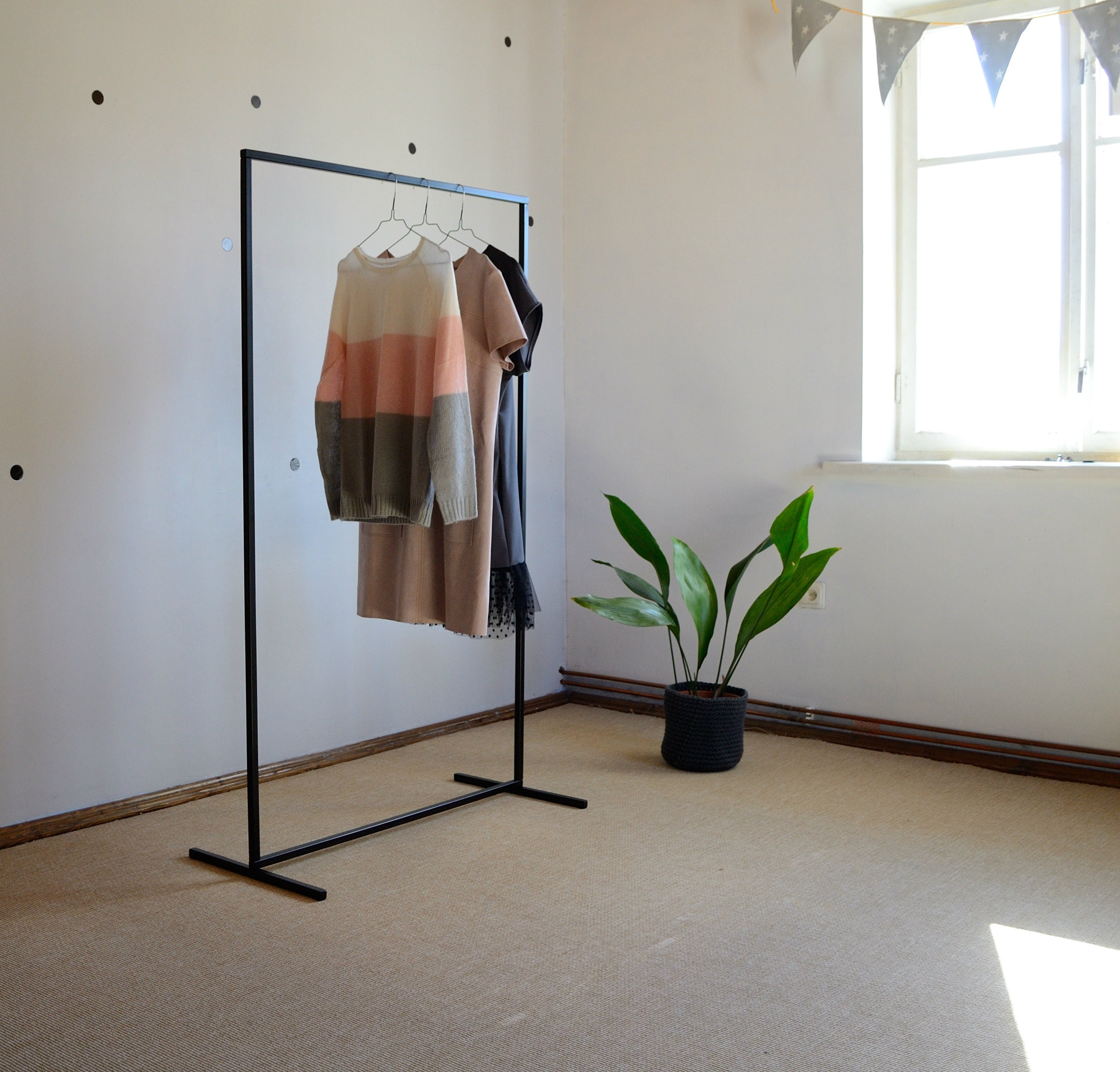 Thin clothes rack hotsell
