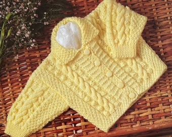 Baby Jacket, Hat and Mittens knitted Set.  Vintage, classic knitting pattern. Snuggly baby shower gift. Knitting Pattern 0082