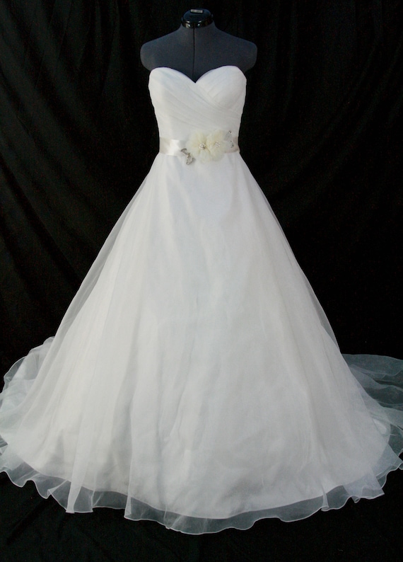 Wedding dress cream color with wedding sash. - image 7