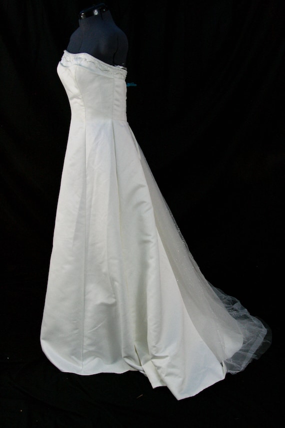 Sale... Wedding Dress size 10 Soft Ivory/Cream li… - image 4