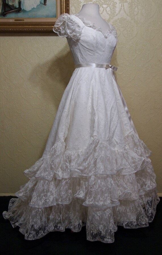 vintage ivory cream color all CHANTILLY LACE Weddi