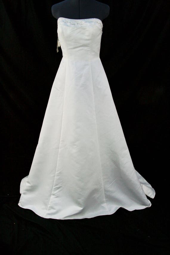 Sale... Wedding Dress size 10 Soft Ivory/Cream li… - image 2