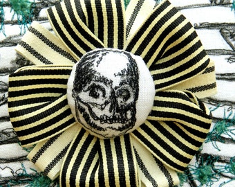 Revolting Rosettes - Skull