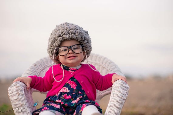 Costume de vieille dame avec lunettes sans ordonnance et chaîne perruque de  vieille dame perruque de grand-mère Costume de grand-mère 100e jour d'école  -  Canada