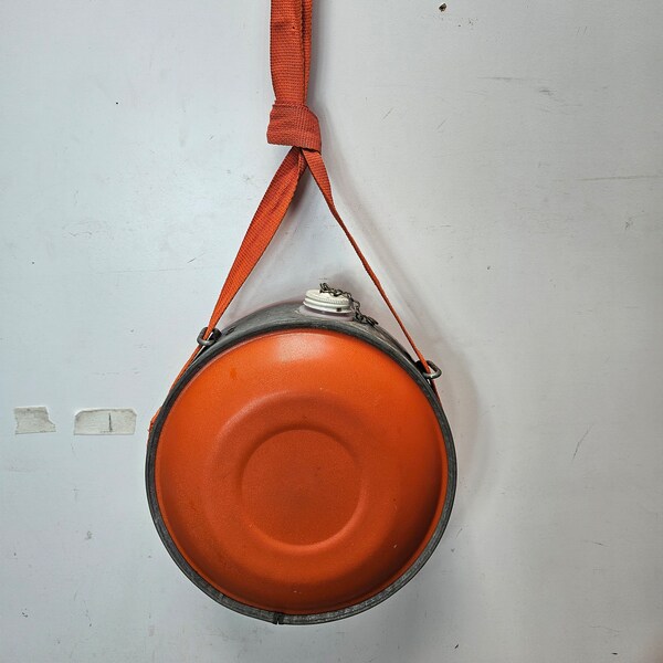 Oasis 4QT Orange Plastic Canteen With Metal Frame Vintage (A)