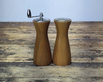 Olde Thompson Wood Salt Shaker Pepper Mill Grinder Set Monterey Park CA