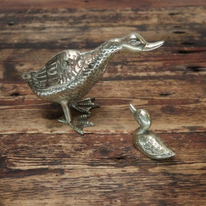 Set von 2 Vintage Messing Enten Gans Statue Figur L 20 &quot;x T 5,5&quot; & L 3,25 &quot;x T 2,25&quot;