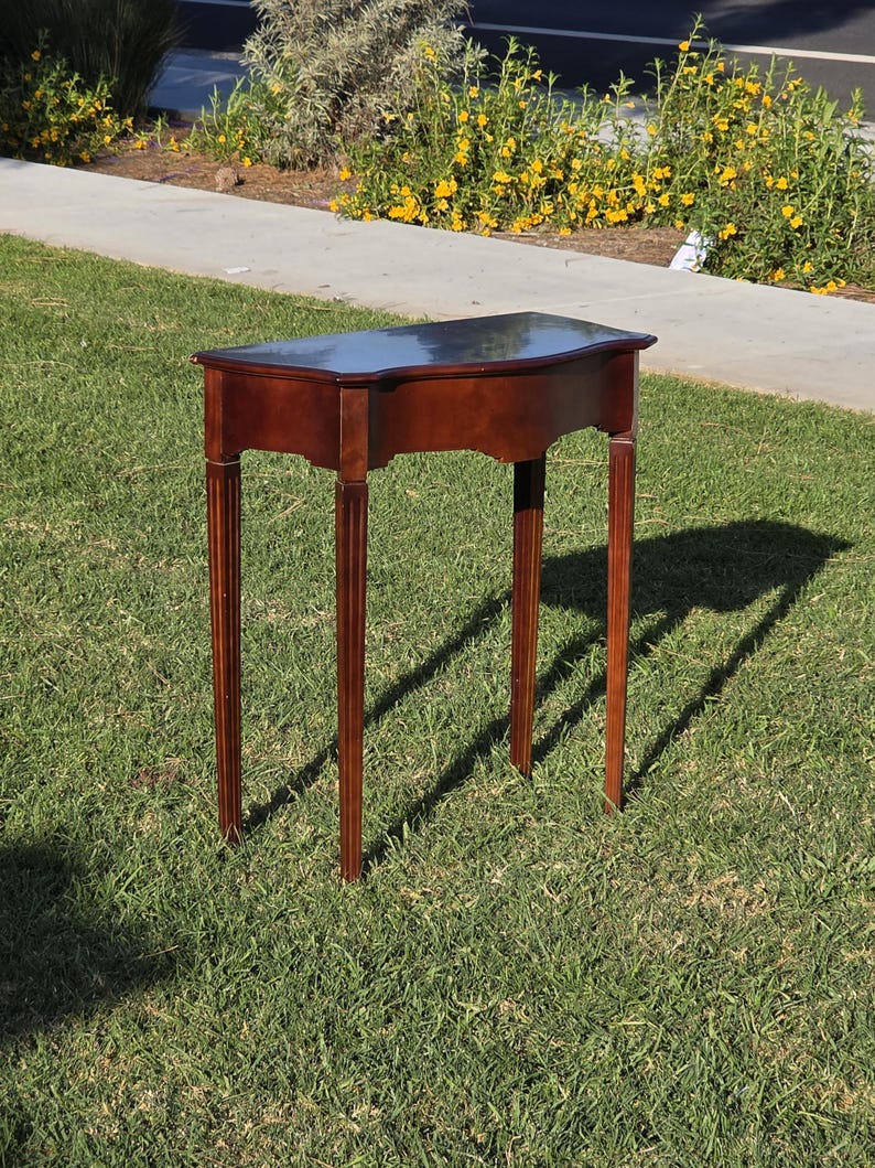 Vintage Bombay Company Mahogany Finish Console Table - Scalloped Top (Damage)