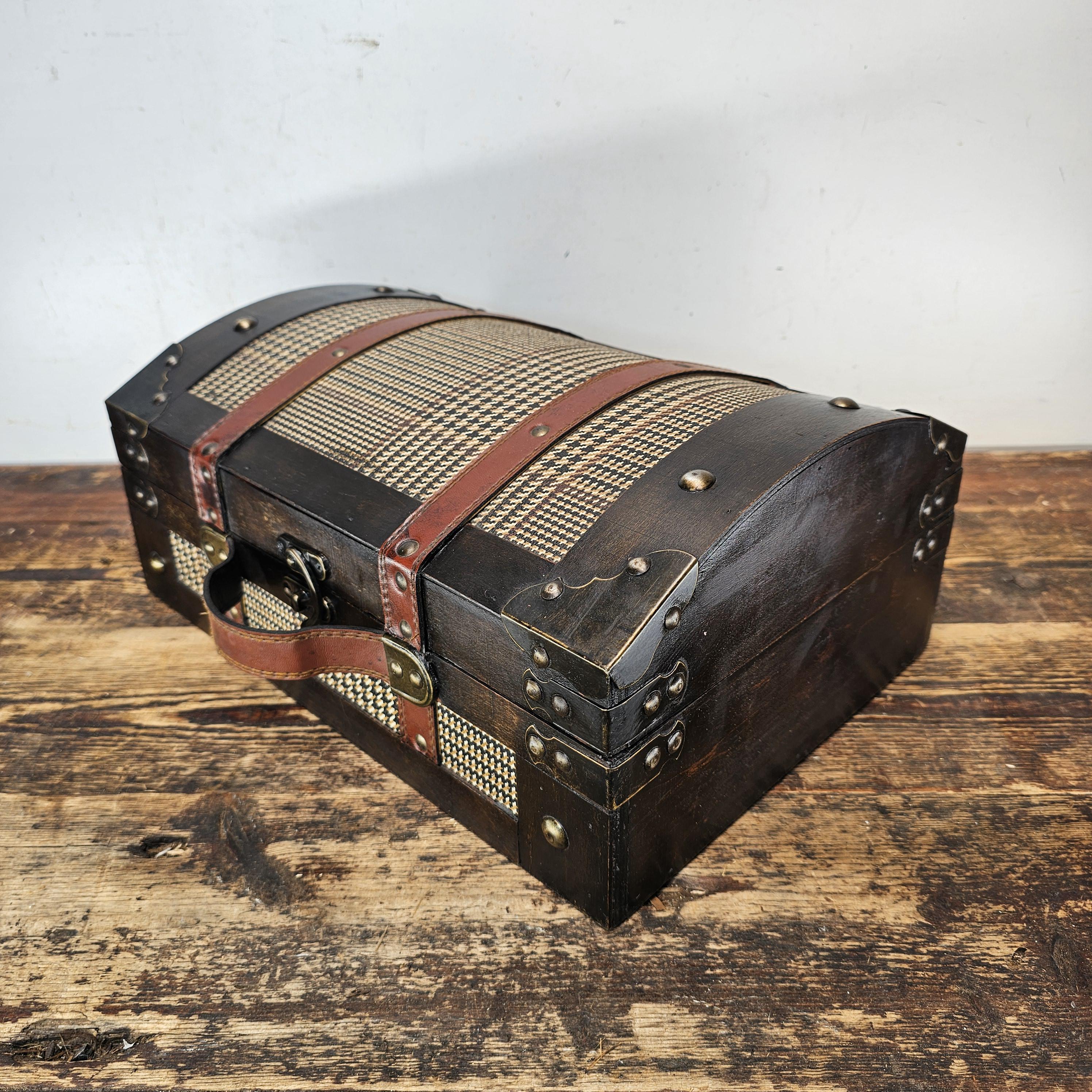 Wooden Dome Top Decorative Trunk With Houndstooth Design 15