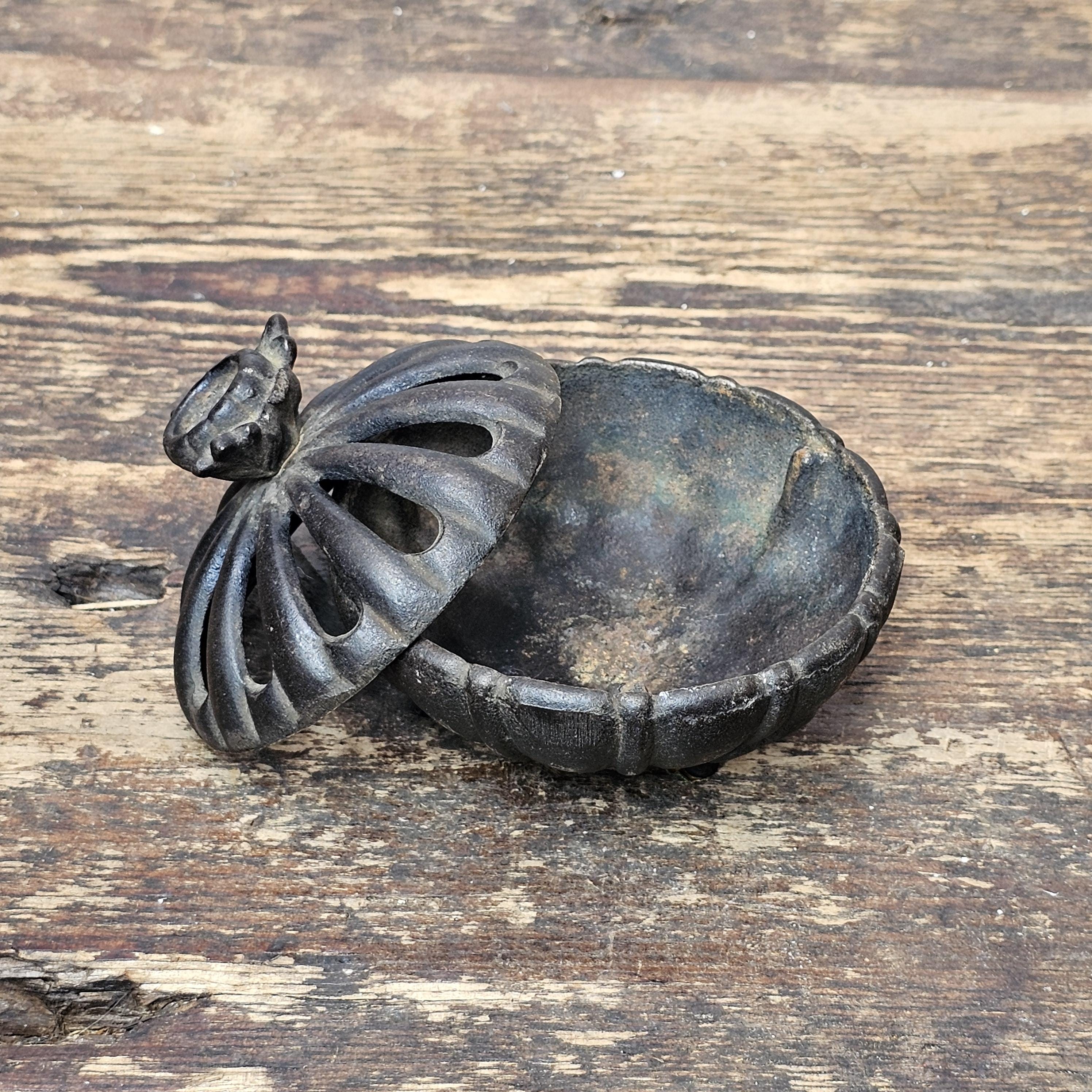 アンティーク ヴァンティンの鋳鉄製香炉 1920 年代 - Etsy 日本