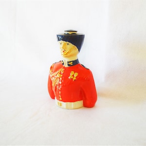 Weihnachtsspielzeug-Soldat Wachablösung Britische Königinnen Queensberry England Köln Flasche Kapitän Leben-königliches Kontrollregiment schwarz Eigengeschäft
