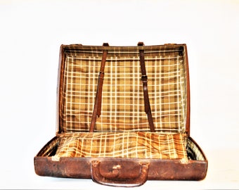 Vintage Leather Suitcase: Rustic Western Style Overnight Travel Bag
