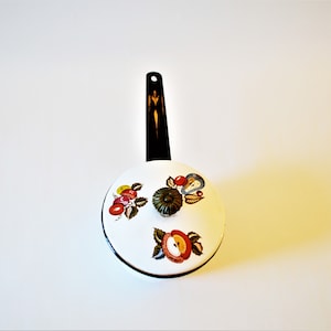 Enameled Pot Covered Cooking Saucepan European Fruits Vegetable Gold Red Yellow White Lid Culinary Tools Kids Kid Size Black Owned Business