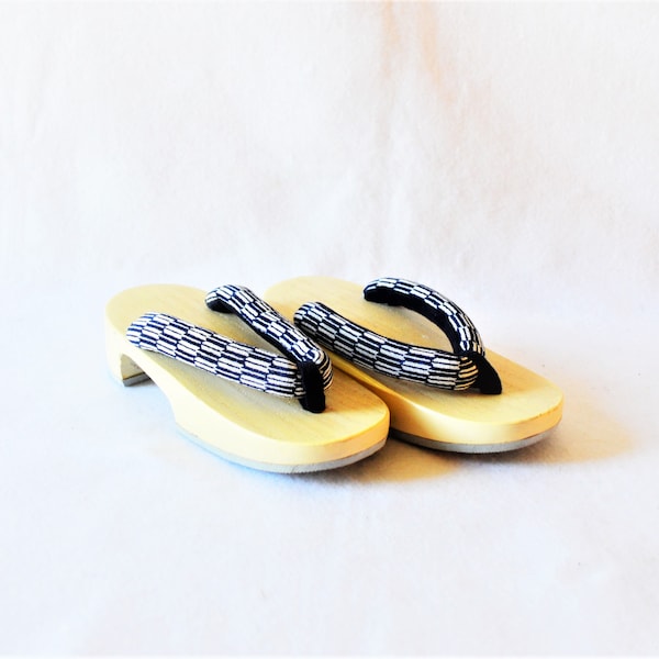 Wooden Japanese Shoes Geta Clog Kimono Geisha Flip Flop Size 6 Kid's Woman's Children's Navy Blue and White Black Owned Business Shop