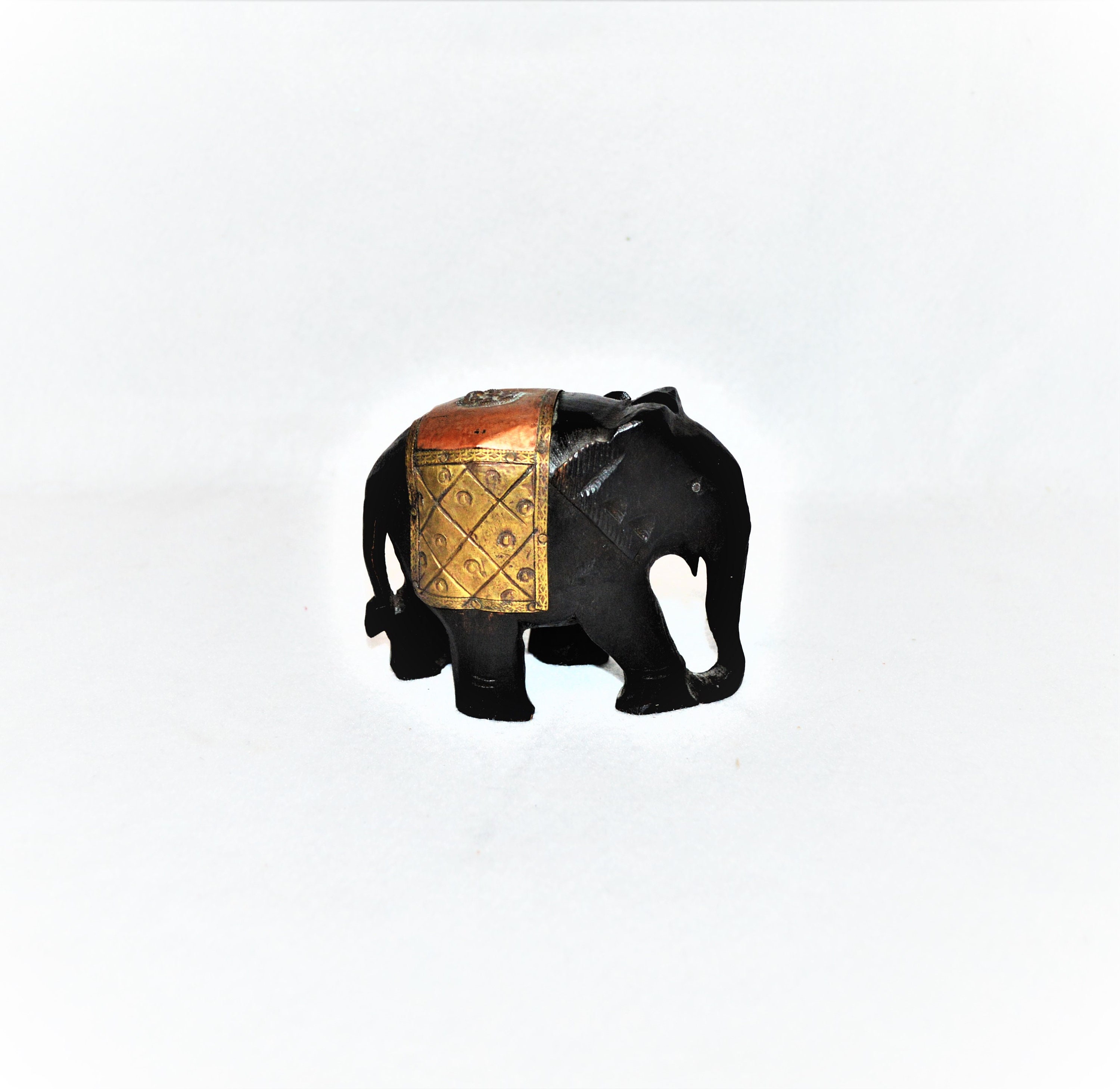 木彫りの象の置物：ヴィンテージインド装飾 - Etsy 日本