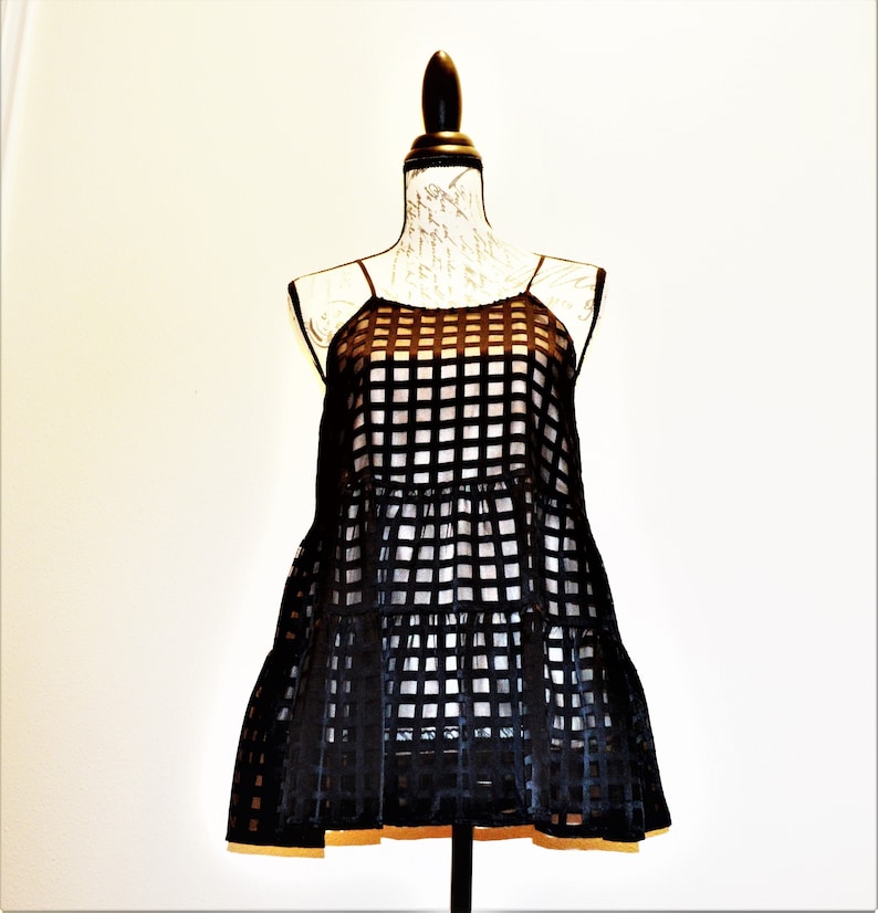 Svart sammetslinne med axelband: HD i Paris Anthropologie Burnout-blus bild 1