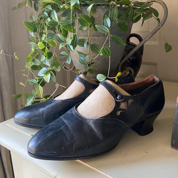 1900’s Ladies Leather Shoes