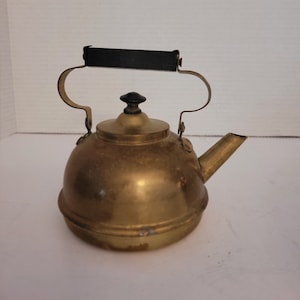 7&quot; Tall Vintage Brass Teapot 10&quot; wide