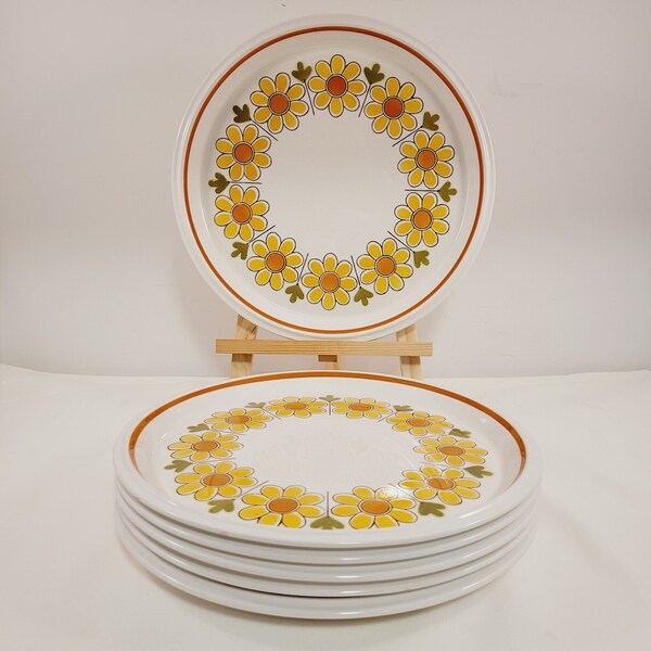 Vintage Mikasa-Light N Lively-Roulette D5251-Daisy-Mod-MCM-Oven to Table to Dishwasher-Japan-Plates-Yellow-Groovy