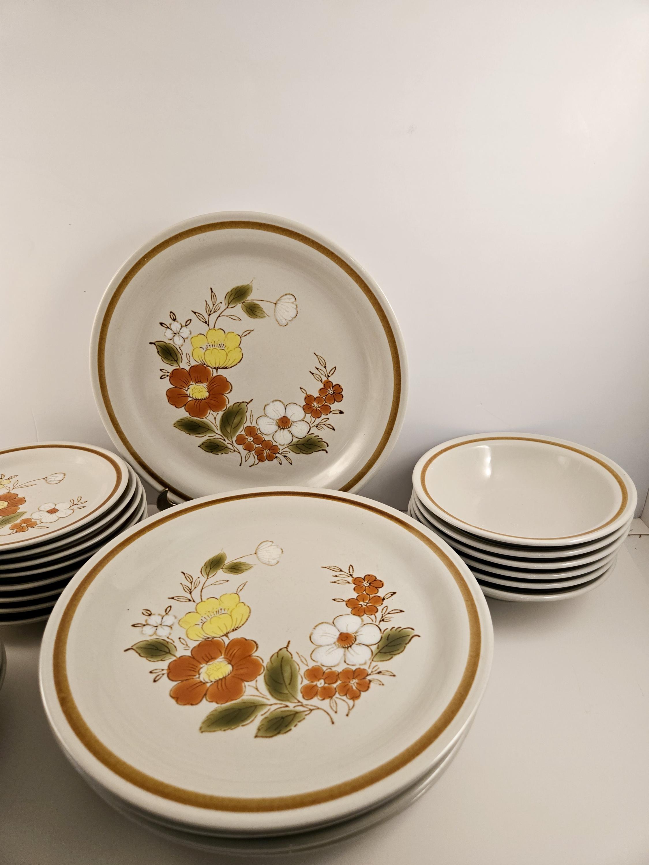 Mountain Wood Collection Stoneware 