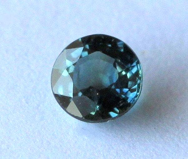 Saphir Vert Bleu D'Australie Naturel - Pierre Précieuse 6.4x5 Mm - Traitement Thermique
