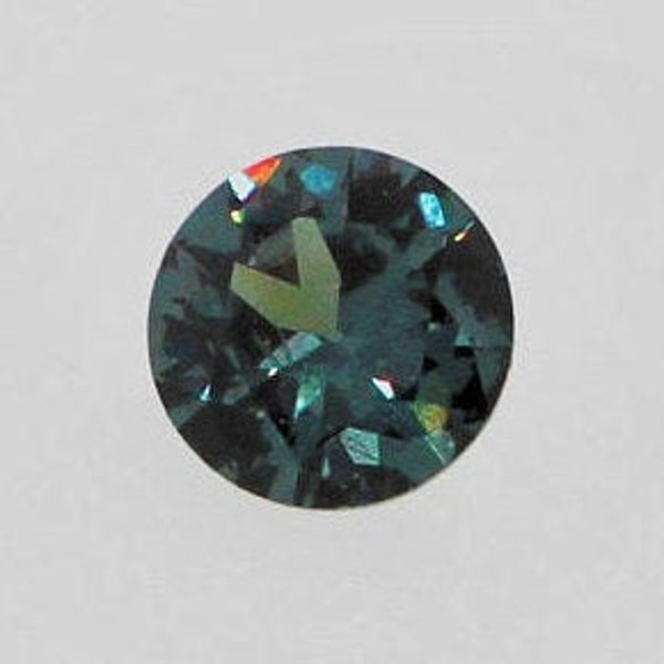3.6mm Color Change Garnet VVS Clarity Untreated Bekily Garnet Madagascar Teal to Purple Color Change 0.19ct