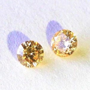 2.5mm Peach Diamond, VS, Untreated Diamond, Fancy Yellow Diamond, Natural Diamond, June Birthstone image 4