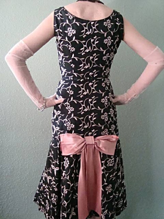 1950s Vintage Prom Dress in Black Taffeta Pink Em… - image 3