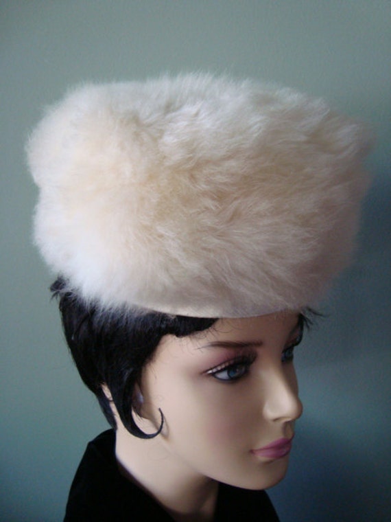 White Fox Fur Designer Vintage Hat - image 2