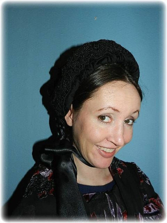 Antique Victorian Black Velvet Bonnet - image 3